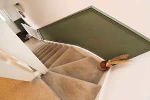 RUBENS CLOSE- click for photo gallery